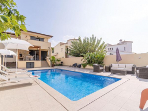 Villa moderna con piscina, amarre y vistas al canal para 8 personas - HISP-289-42